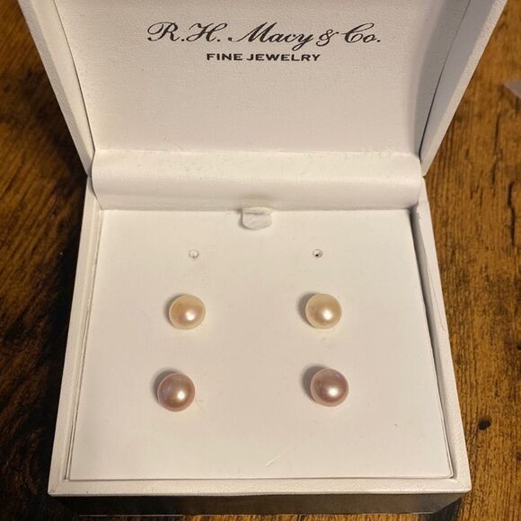 R.H. R H MACYS & CO PEARL WHITE PINK EARRINGS LOT OF 2 3167 - Picture 1 of 3